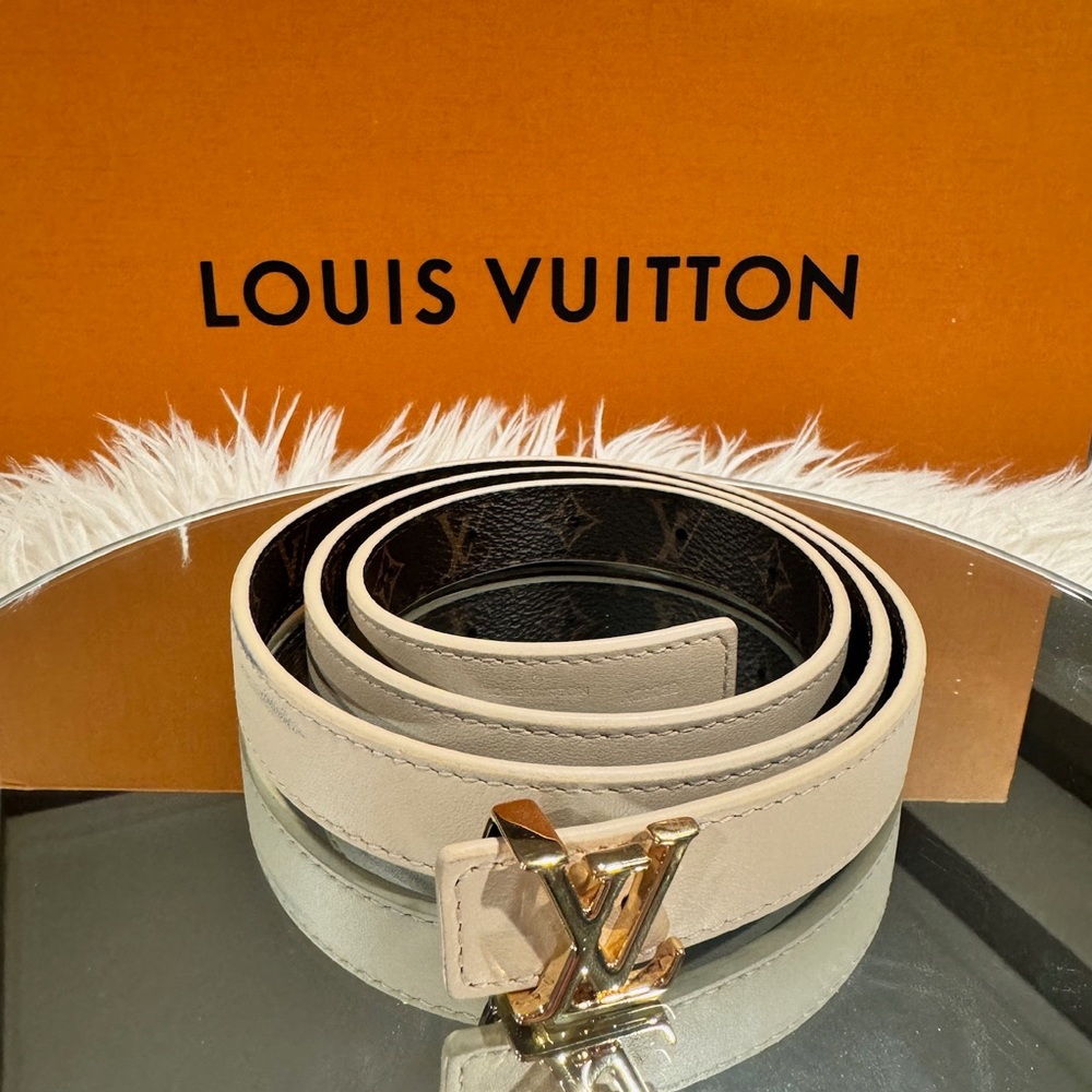 Re-homing this gorgeous Louis Vuitton double sided belt with LV gold initials.